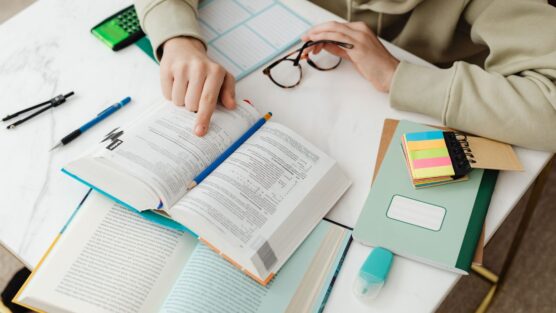 Como se organizar para estudar: o guia definitivo para aprender mais em menos tempo